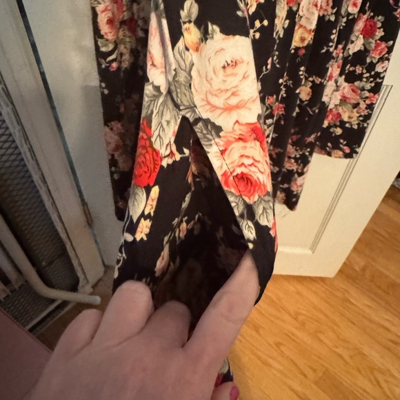 ‼️5/25 Floral Black Dress - Picture 3 of 3
